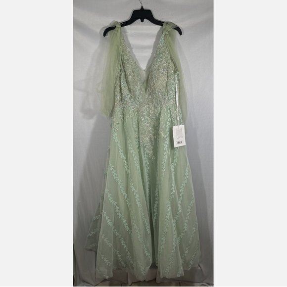 NWT $600 Mac Duggal Embellished Soft Tie Sleeveless V Neck Gown Sage Green SZ 12 - Picture 7 of 16